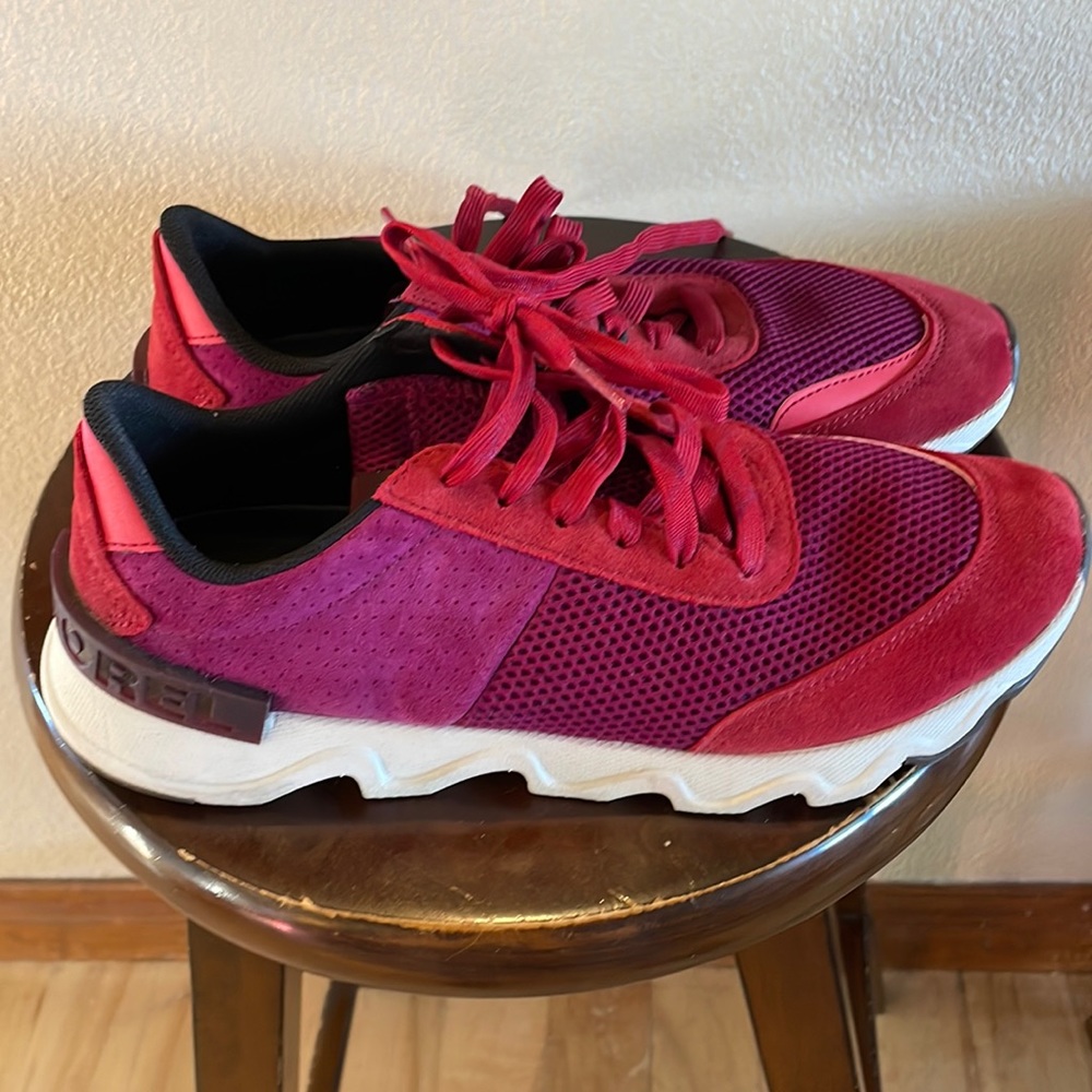 ✨SOREL✨ sneaker womens size 10 Suede